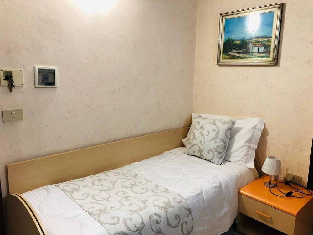 Hotel Veronese Genoa Ngoại thất bức ảnh