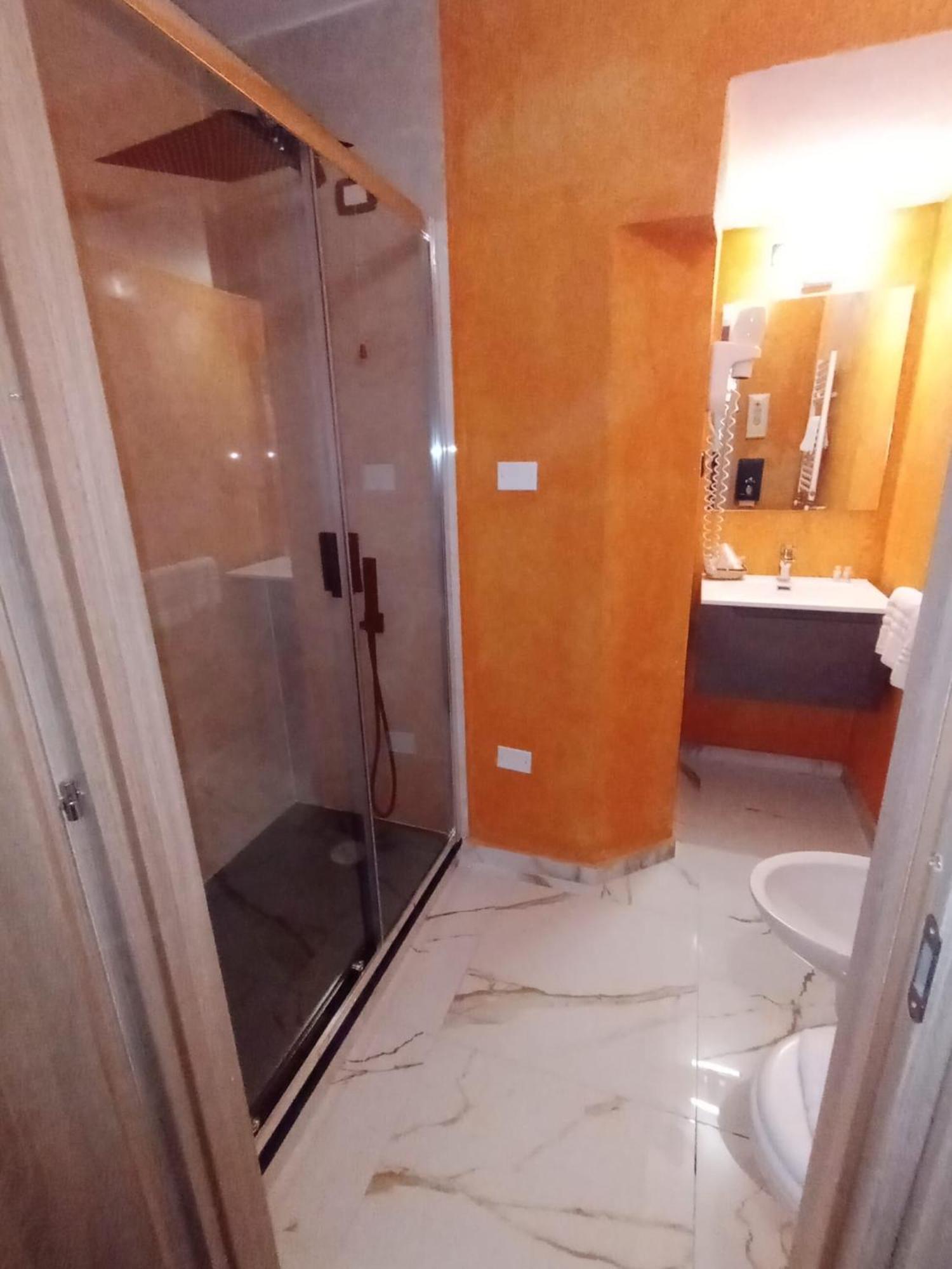 Hotel Veronese Genoa Ngoại thất bức ảnh